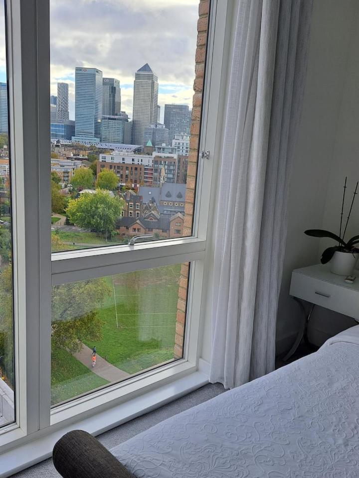 Cozy Double Room With Large En Suite Near Canary Wharf London With Amazing Views In A Shared Apartment Екстериор снимка
