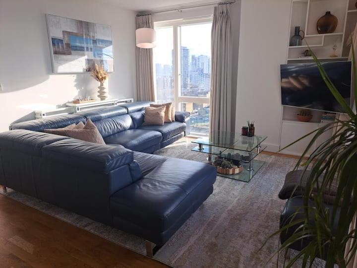 Cozy Double Room With Large En Suite Near Canary Wharf London With Amazing Views In A Shared Apartment Екстериор снимка