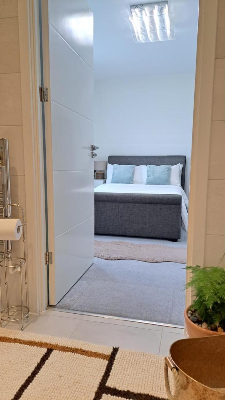 Cozy Double Room With Large En Suite Near Canary Wharf London With Amazing Views In A Shared Apartment Екстериор снимка
