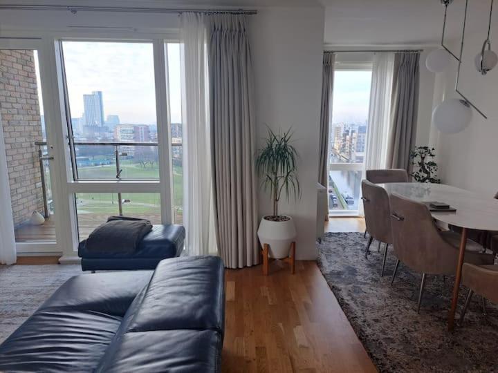 Cozy Double Room With Large En Suite Near Canary Wharf London With Amazing Views In A Shared Apartment Екстериор снимка